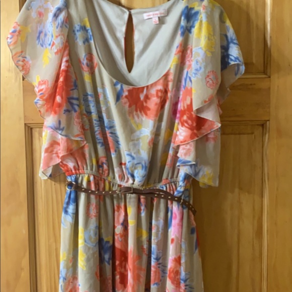 short sleeve dress with belt - Picture 1 of 1